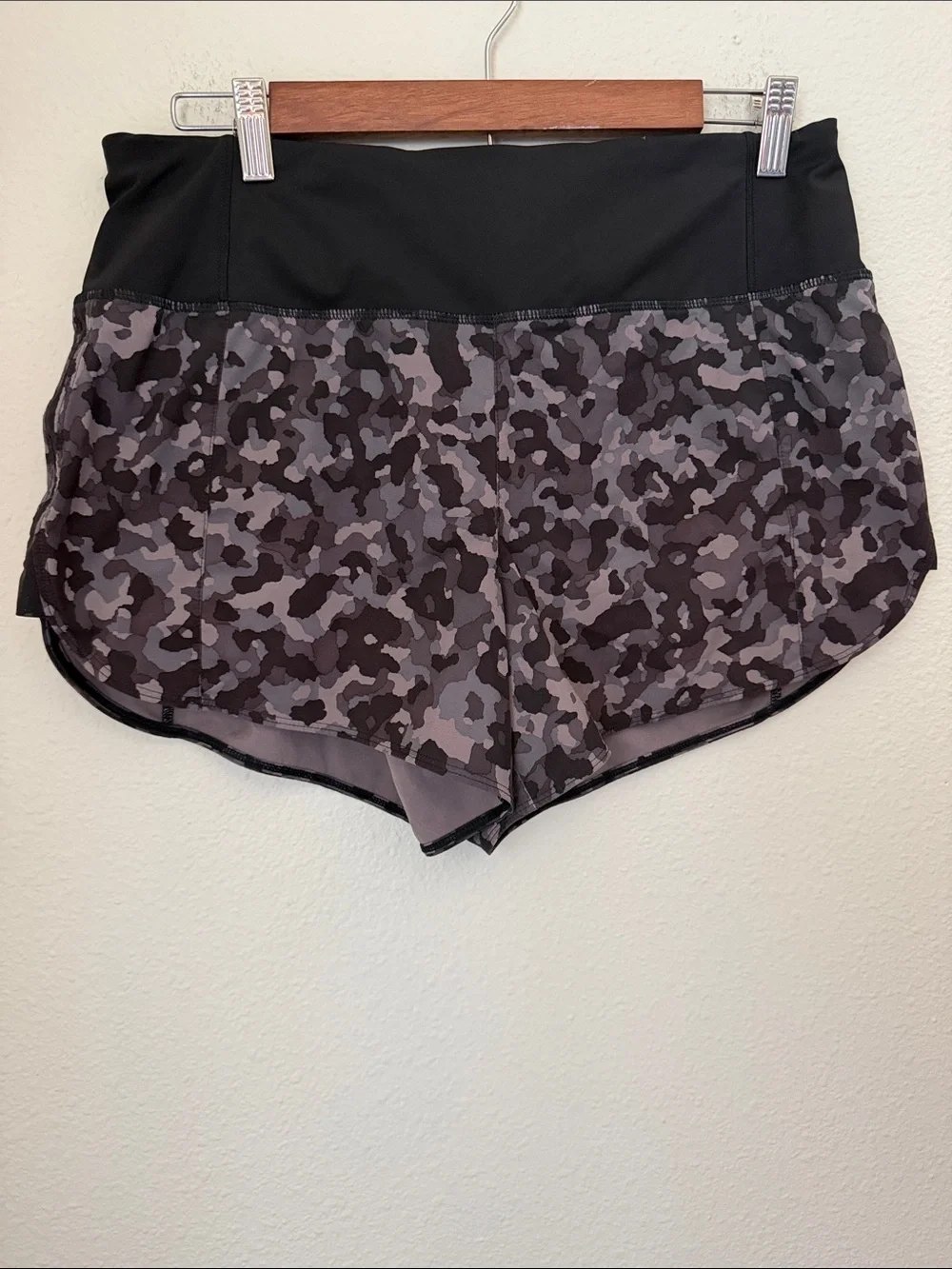 Athleta Running Free Printed Short 3.5” Medium